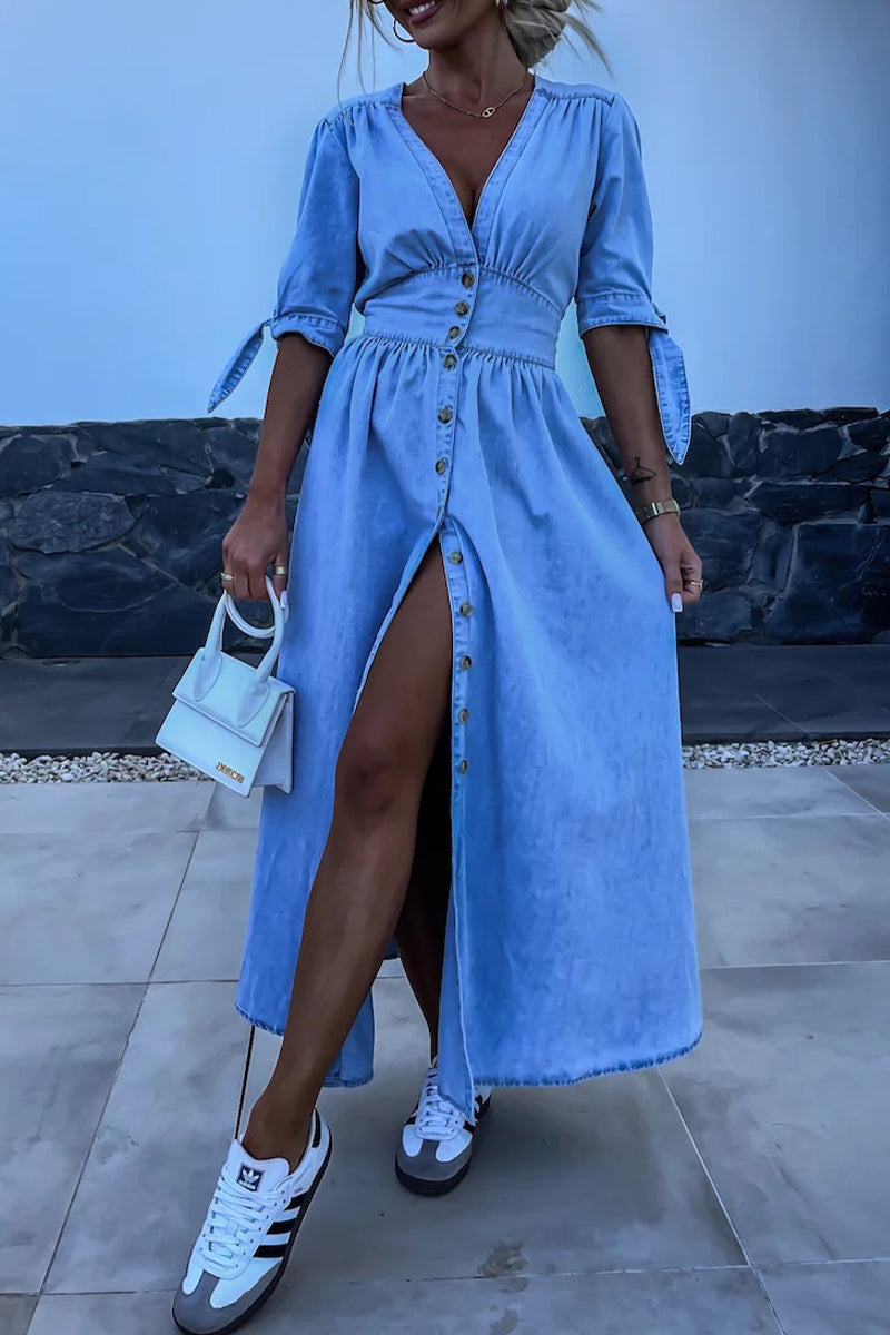 Alina® | Elegant solid color loose denim dresses with V-neck, half-length sleeves and buckle