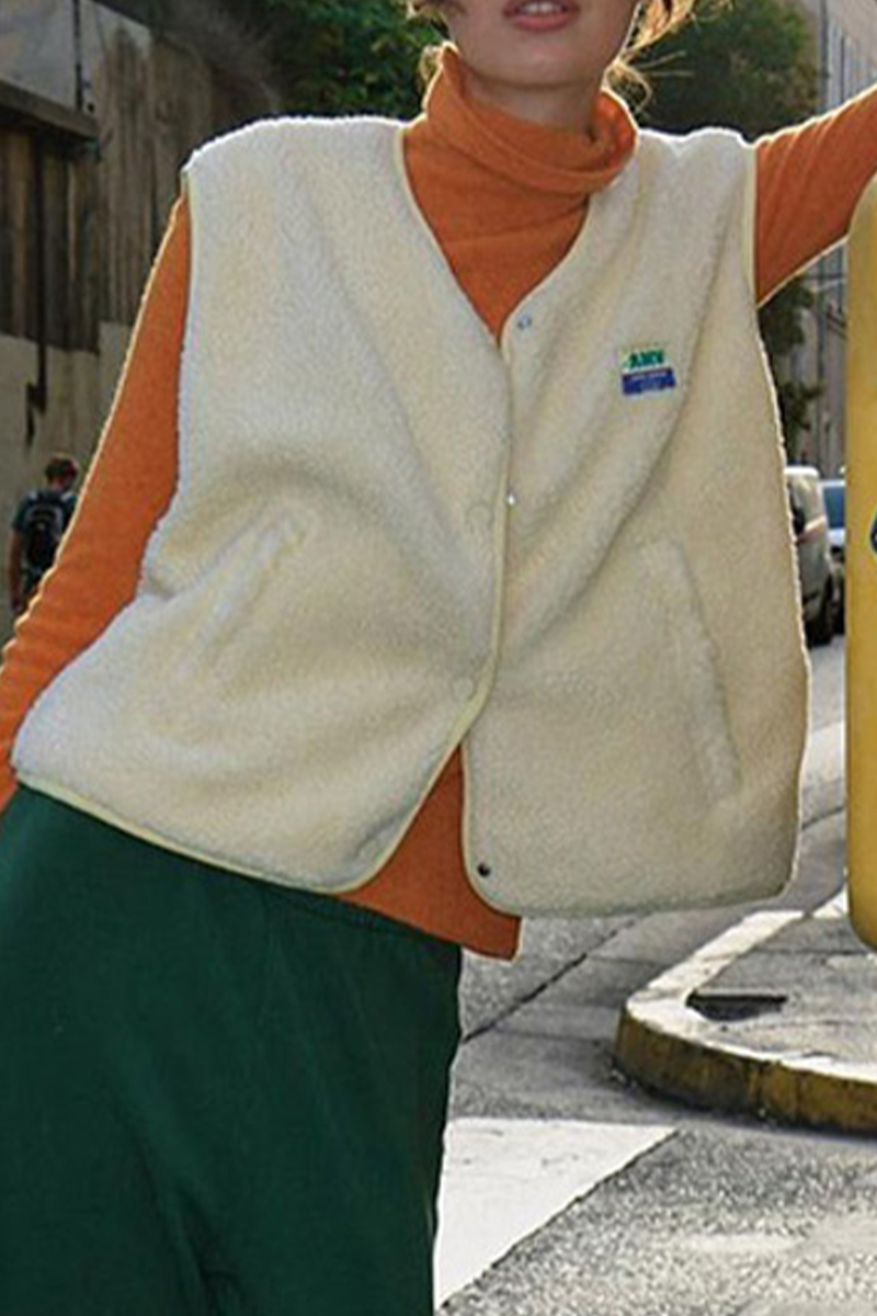 Holly | Casual street pocket buttons, fluffy O-neck vests