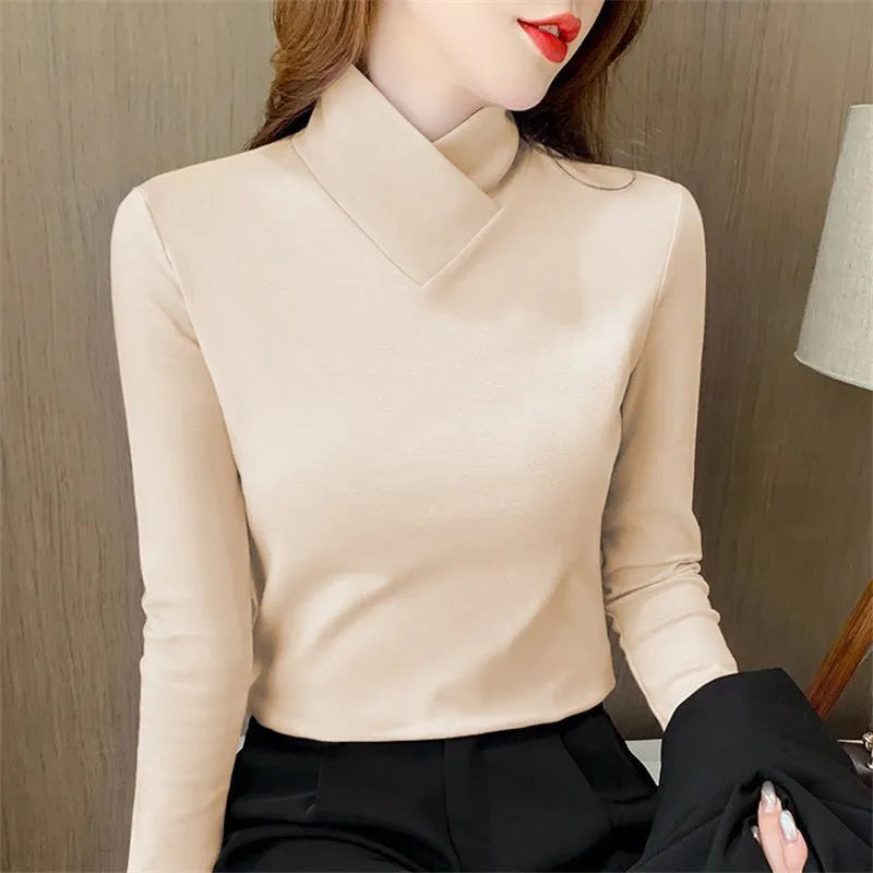 Avery | Chic Turtleneck T-shirt