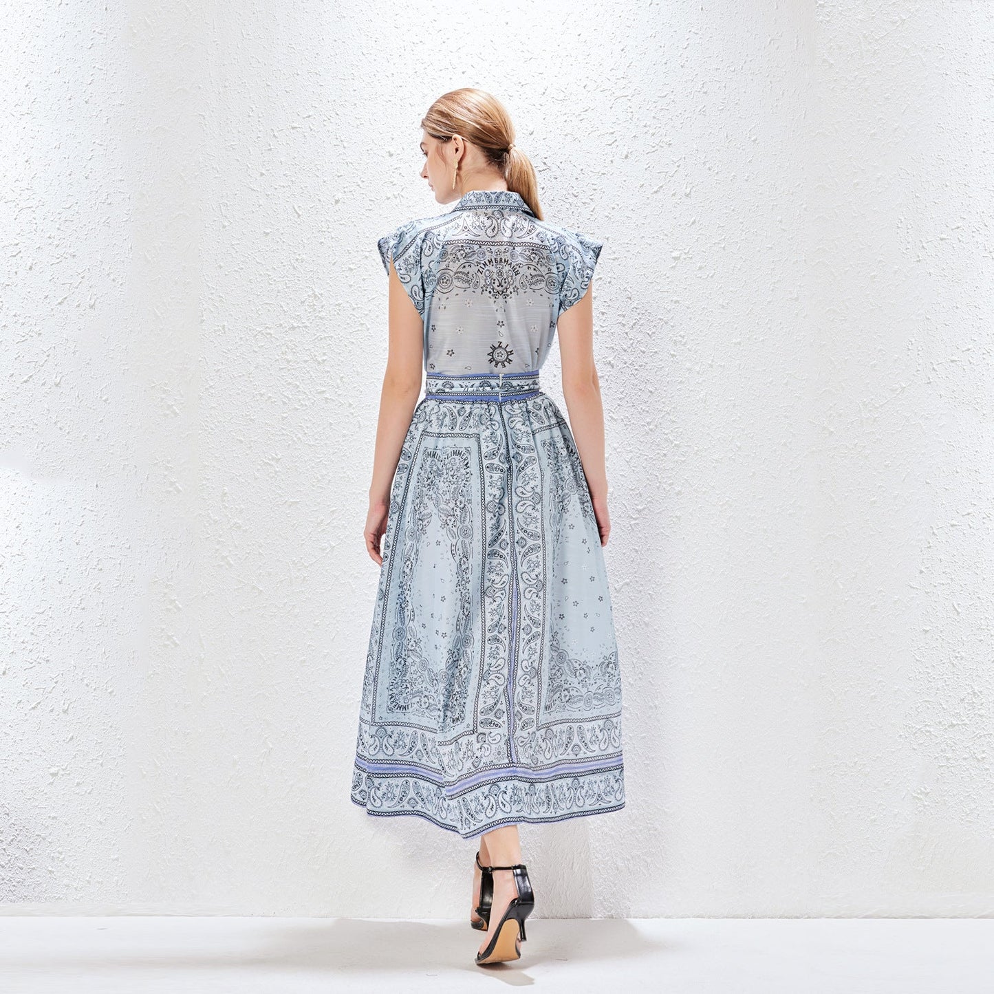 Scarlett® | Impera printed blouse and falda set