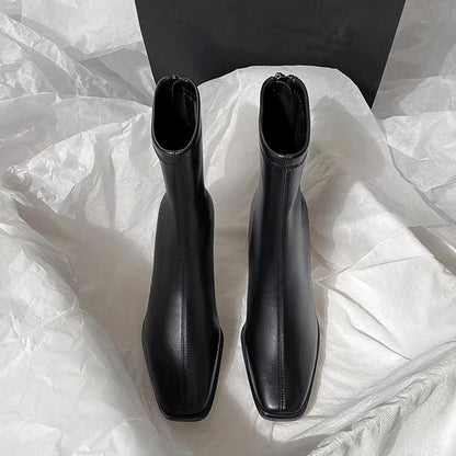 Pilar | Elegant ankle boots with square toe