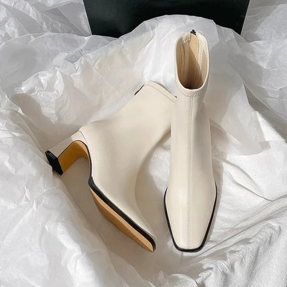 Pilar | Elegant ankle boots with square toe