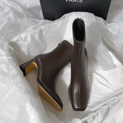 Pilar | Elegant ankle boots with square toe