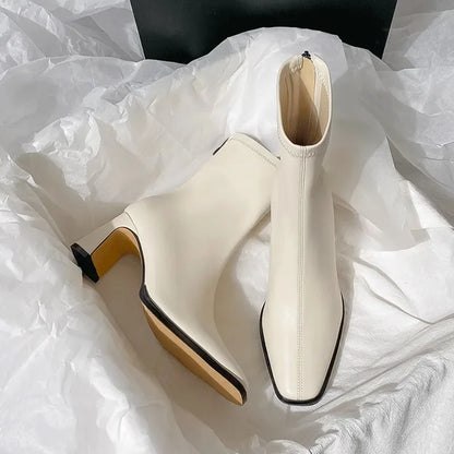 Pilar | Elegant ankle boots with square toe