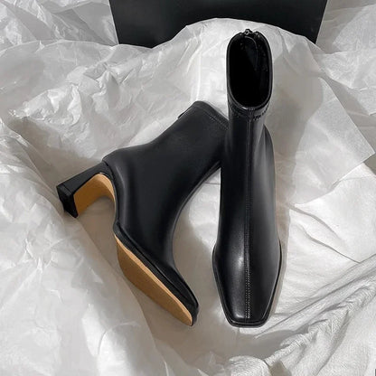 Pilar | Elegant ankle boots with square toe