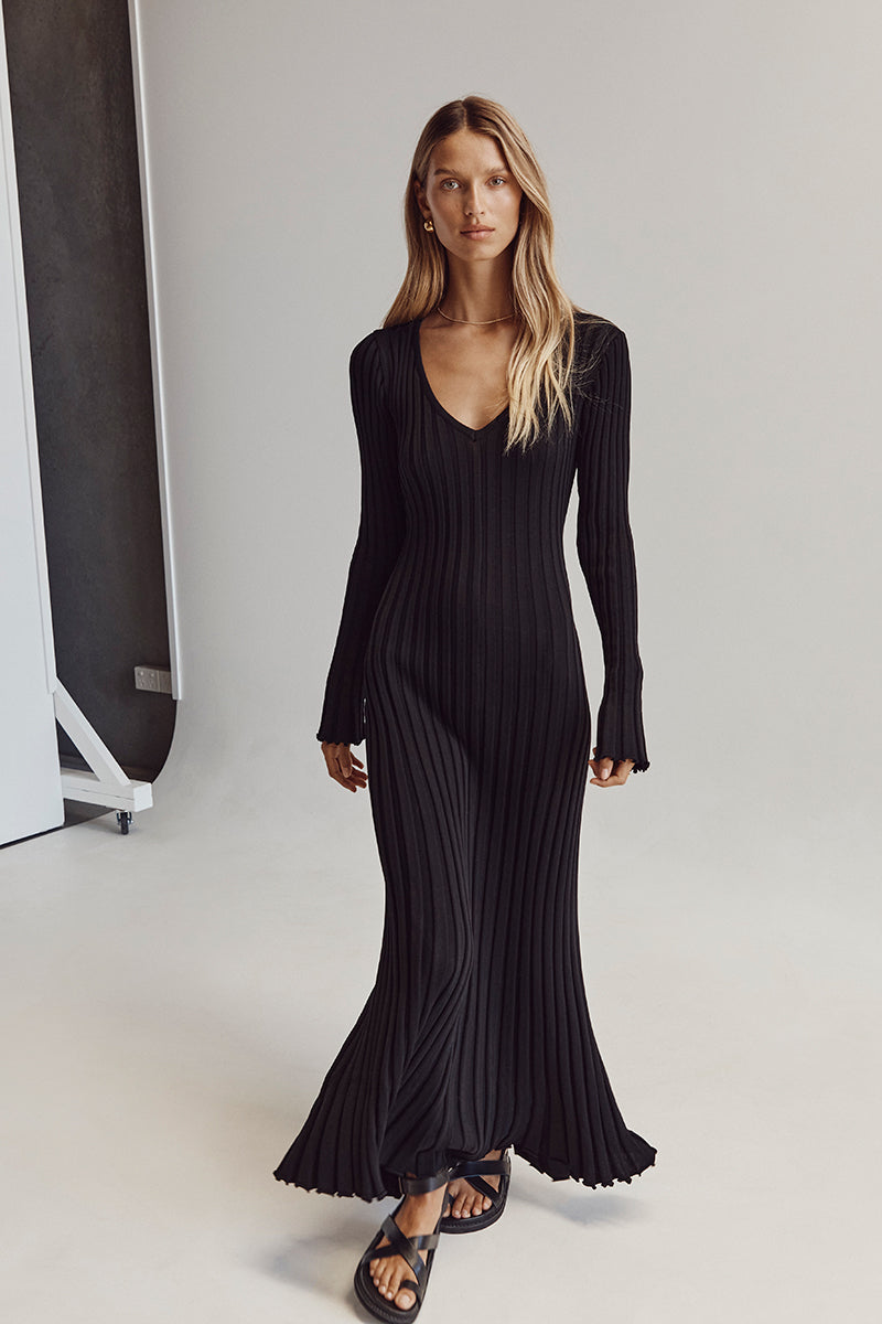 Luisa® | Knitted Midi Dress With V-Neck And Sleeves
